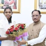 Asian Games 2026: एशियन गेम्स में गोल्ड जीतकर लौटीं संजू देवी, मुख्यमंत्री विष्णु देव साय ने किया सम्मान, 51 लाख रुपए की प्रोत्साहन राशि की घोषणा