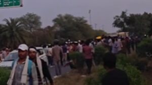 Neemuch News: 27,500 रुपये के 6 चालान को लेकर विवाद, RTO कर्मचारी की POS मशीन क्षतिग्रस्त; आगजनी से सरकारी संपत्ति को नुकसान का आरोप